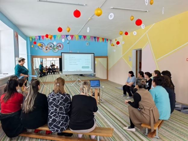 Қызметкерлер мен ата-аналар арасында түсіндіру жұмыстары жүргізілді